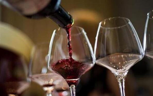 澳洲葡萄酒商暂停出口葡萄酒到中国市场