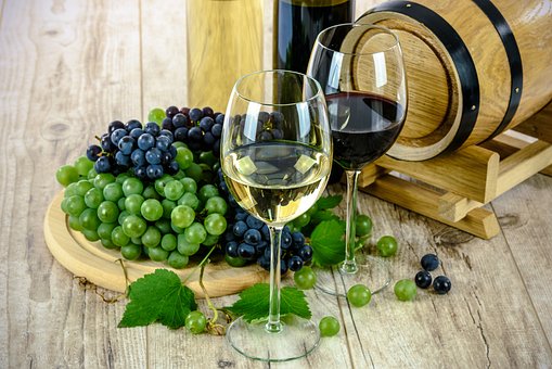 有些葡萄酒为什么闻起来是有汽油味的呢？